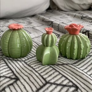 3 Ceramic cactus